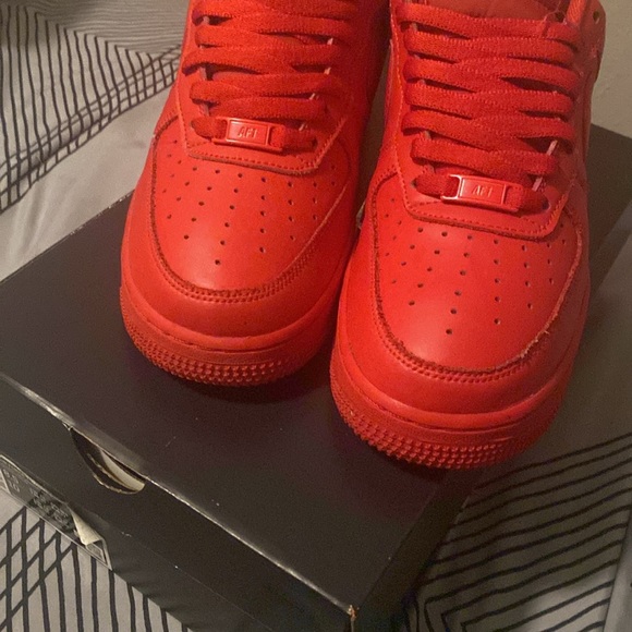 Red AirForce 1 - Picture 4 of 4